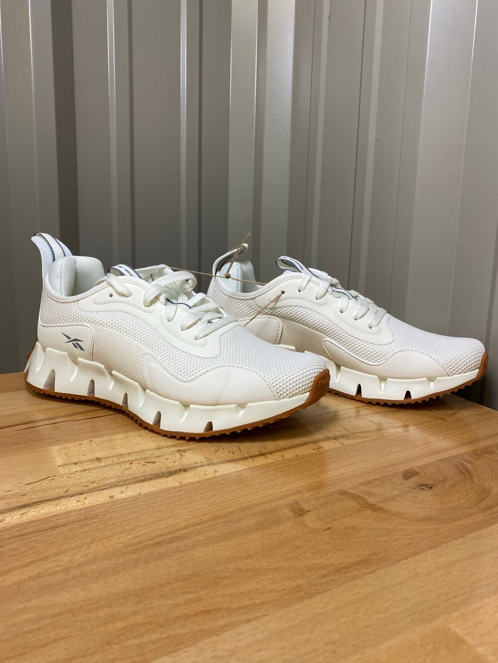 Reebok Zig Dynamica CLW Chalk/Grey/Gum Women's Size 8 New!
